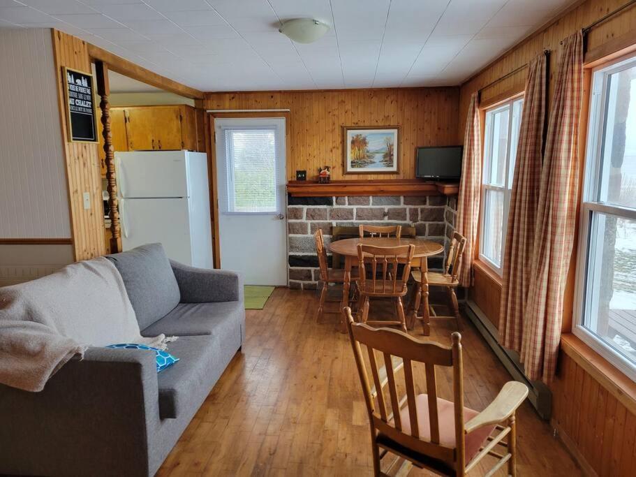 Le Petit Chalet De Pierres Sainte-Luce-sur-Mer Extérieur photo